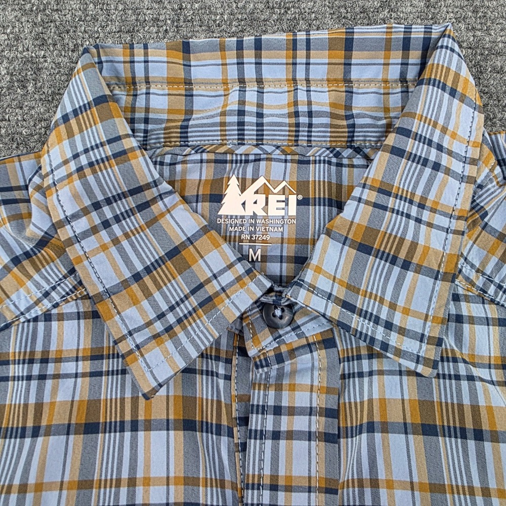 REI Men's Plaid Long Sleeve Button Up Shirt Size Medium Lightweight Outdoor